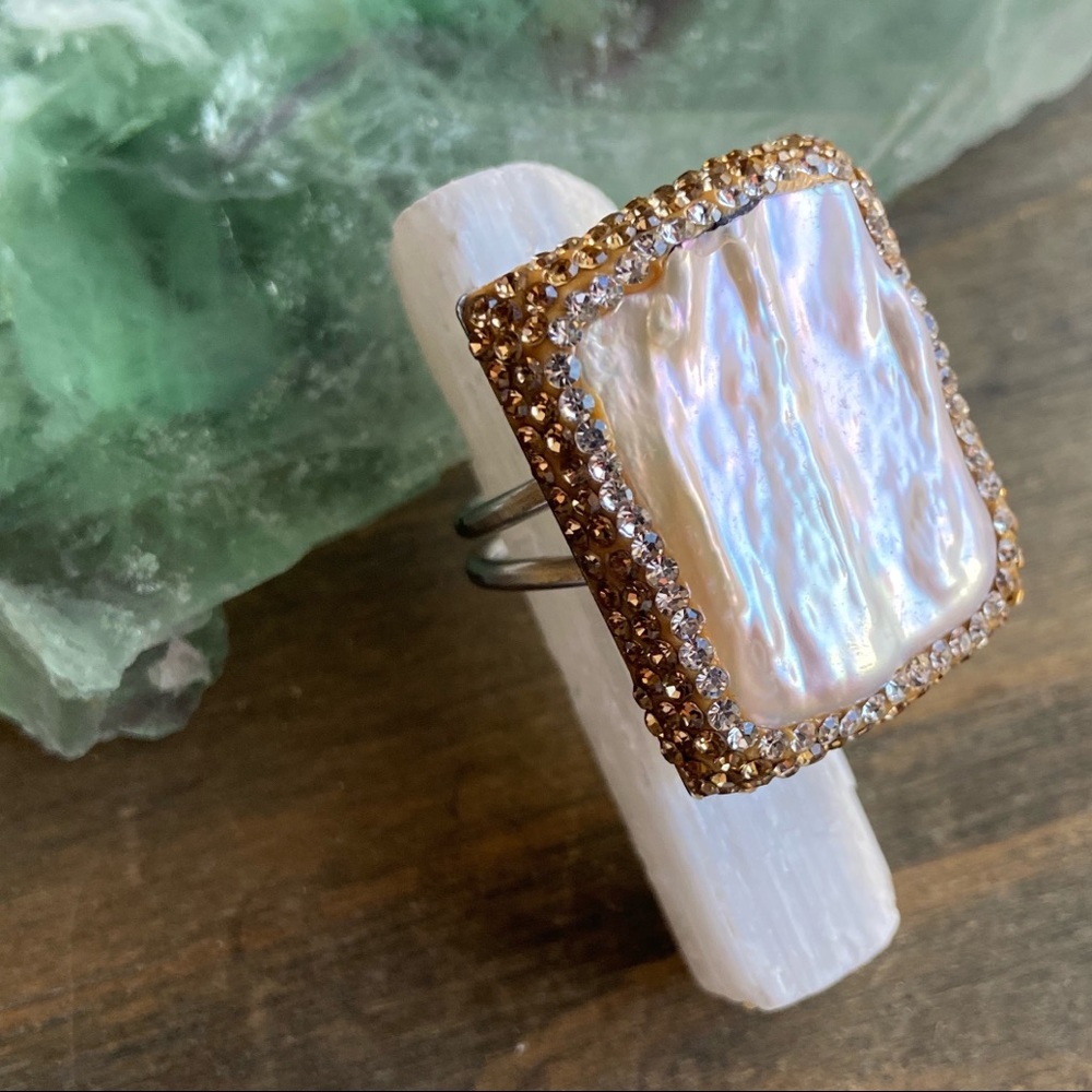 HUGE BIWA PEARL AND MARCASITE STATEMENT RING - Picture 2 of 7